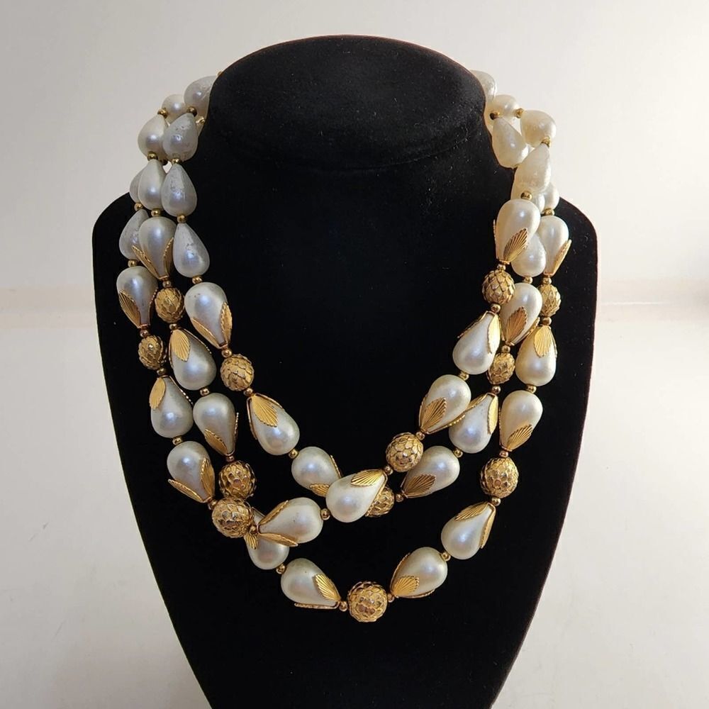 Vintage Deauville faux pearl necklace